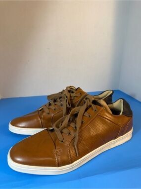 Target Men's Brown Leather Lace-Up Sneakers